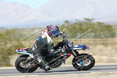 media/Dec-04-2025-Racers Edge (Thu) [[5ebc9f124d]]/3-B Group/5-Session 2 Turn 2 inside Speed Pans/